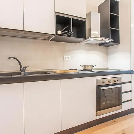 Apartamento Indipendenza - Stylish & Aesthetic 2-bedroom Design *
