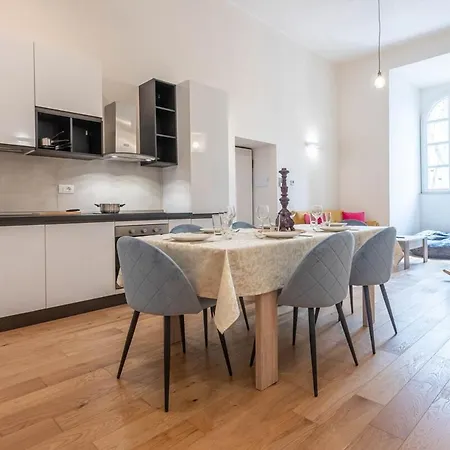 Apartamento Indipendenza - Stylish & Aesthetic 2-bedroom Design *