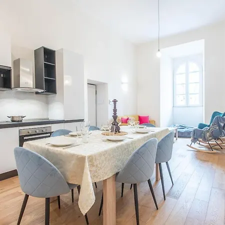 Apartamento Indipendenza - Stylish & Aesthetic 2-bedroom Design